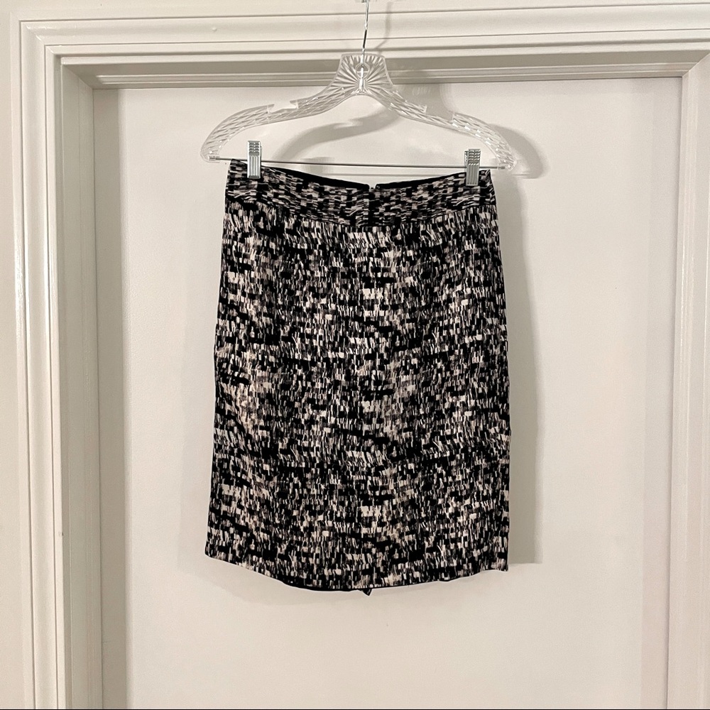 Banana Republic Pencil Skirt - size 2